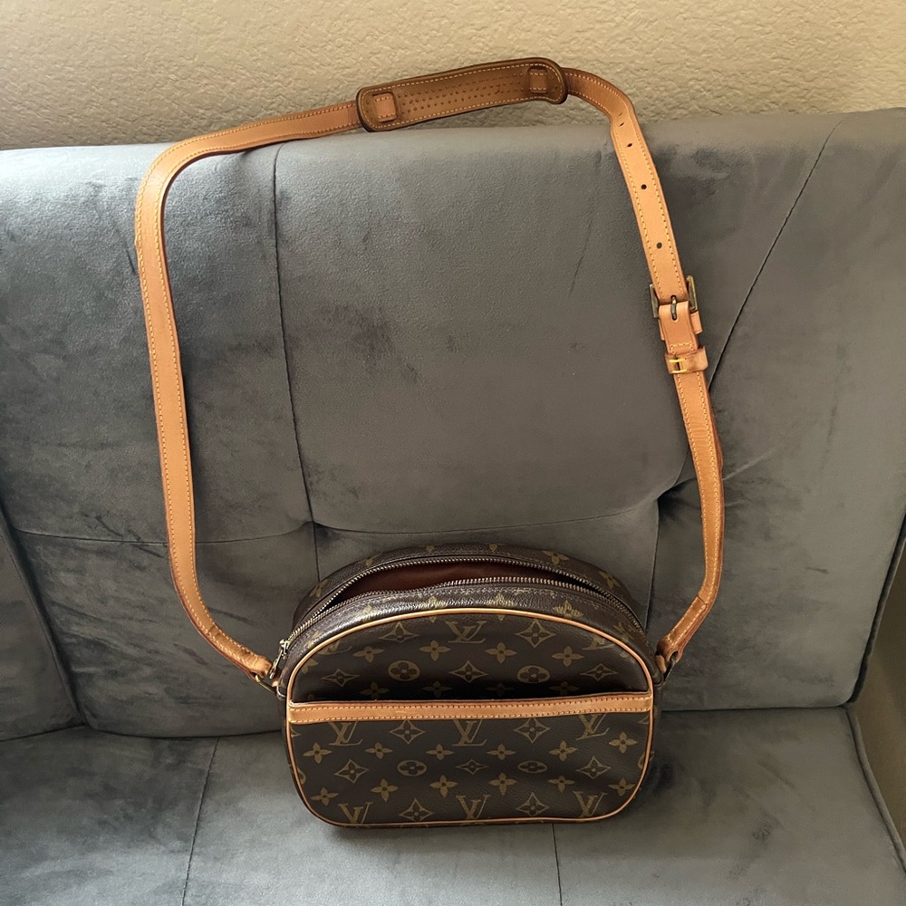 Louis Vuitton senlis shoulder bag